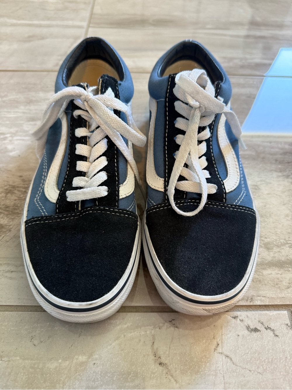 Vans woman’s Low-Top Sneakers in Blue, navy and White